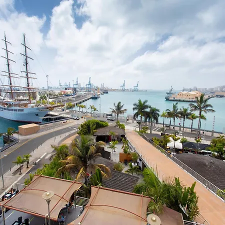 In Palmas Near Canteras Apartment *