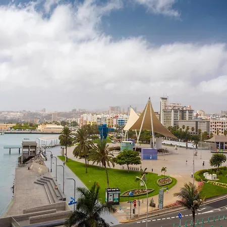 In Palmas Near Canteras